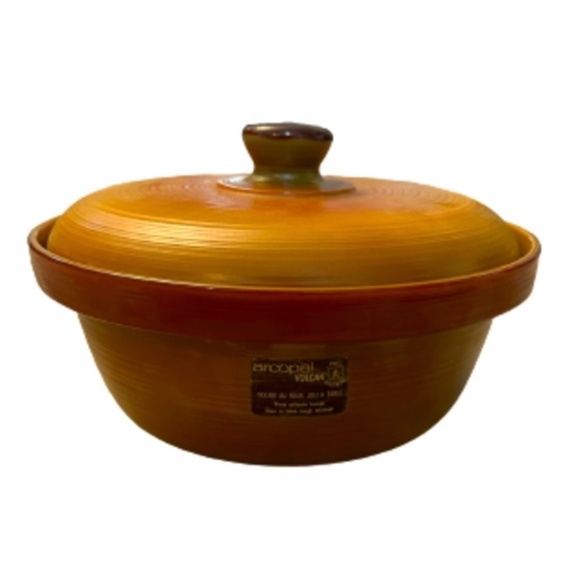 Vintage 70’s ARCOPAL Volcan French casserole oven/ heat resistant serving dish. - Picture 1 of 7
